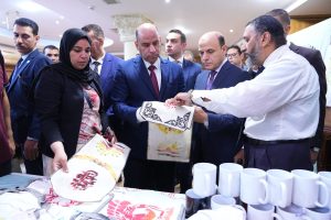 من التدريب إلى سوق العمل.. وزير العمل ومحافظ الغربية يسلّمان عقود عمل للشباب وذوي الهمم