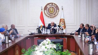 وزير العمل يطلق «القواعد العامة للائحة تنظيم العمل» بشركات القطاع الخاص 2 وزير العمل يطلق «القواعد العامة للائحة تنظيم العمل» بشركات القطاع الخاص