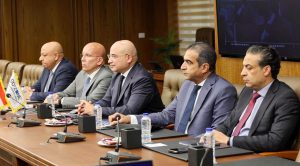 رئيس المنطقة الاقتصادية لقناة السويس يستقبل وفدًا عُمانيًا رفيع المستوى لبحث تعزيز الشراكة والتكامل الصناعي واللوجستي