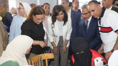 محافظ بني سويف والسفيرة نبيلة مكرم يتفقدان القافلة التنموية الشاملة للتحالف الوطني ضمن المرحلة الثالثة من حملة «إيد واحدة»