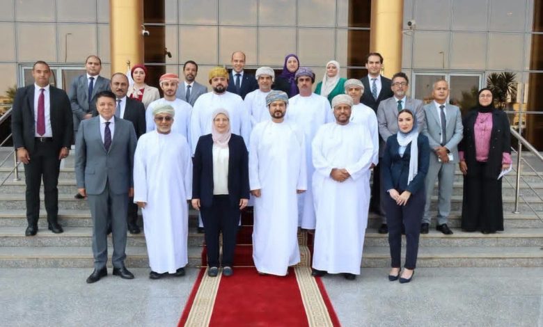 رئيس التنمية الصناعية تستقبل وفداً عُمانياً رفيع المستوى وتستعرض فرص الاستثمار المشتركة ومجالات التعاون بين البلدين 1 رئيس التنمية الصناعية تستقبل وفداً عُمانياً رفيع المستوى وتستعرض فرص الاستثمار المشتركة ومجالات التعاون بين البلدين
