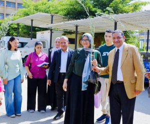 جامعة القاهرة تطلق مبادرة «ازرع شجرتك» بكلية الطب البيطري وتزرع 40 شجرة زيتون 6 جامعة القاهرة تطلق مبادرة «ازرع شجرتك» بكلية الطب البيطري وتزرع 40 شجرة زيتون