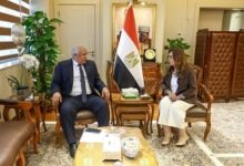 وزيرة التنمية المحلية والبيئة تتابع مع محافظ مطروح الموقف التنفيذي لمشروعات الخطة الاستثمارية ومنظومة النظافة والموجة ٣٠ لإزالة التعديات علي أراض الدولة