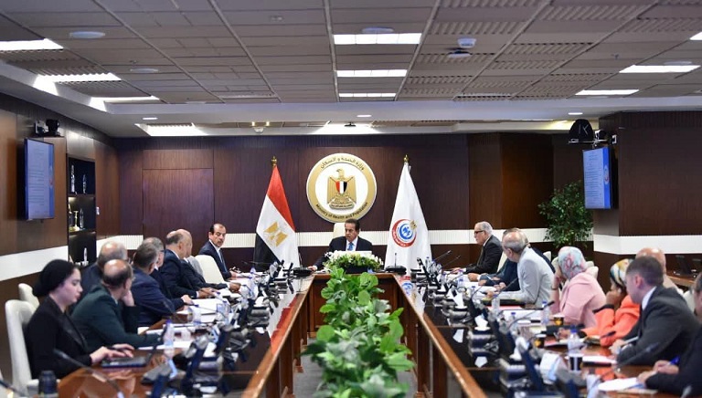 وزير الصحة يترأس اجتماع مجلس إدارة الهيئة العامة للتأمين الصحي لمناقشة تطوير الخدمات الطبية 1 وزير الصحة يترأس اجتماع مجلس إدارة الهيئة العامة للتأمين الصحي لمناقشة تطوير الخدمات الطبية