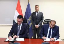 وزير الاتصالات يشهد توقيع اتفاقية لإنشاء كابل بحري جديد يربط شرم الشيخ وطابا 8 وزير الاتصالات يشهد توقيع اتفاقية لإنشاء كابل بحري جديد يربط شرم الشيخ وطابا