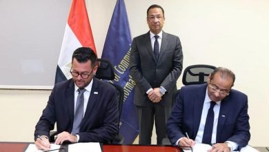 وزير الاتصالات يشهد توقيع اتفاقية لإنشاء كابل بحري جديد يربط شرم الشيخ وطابا