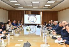 وزير الإنتاج الحربي يبحث مع سفيرة رومانيا تعزيز التعاون الصناعي والاستثماري